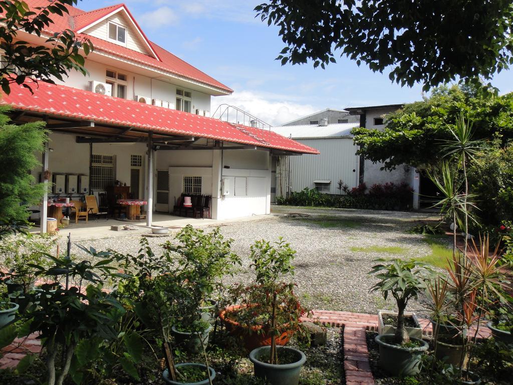 โกลเดนฟลาวเวอร์ บีแอนด์บี Apartment ยู่หลี่ ภายนอก รูปภาพ
