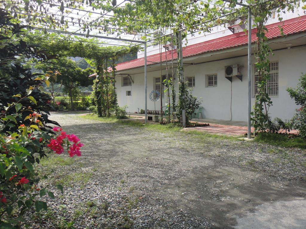 โกลเดนฟลาวเวอร์ บีแอนด์บี Apartment ยู่หลี่ ภายนอก รูปภาพ